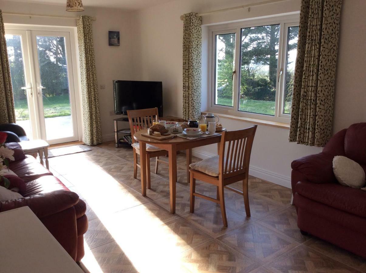 Pembrokeshire Fields Hotel Haverfordwest Kültér fotó